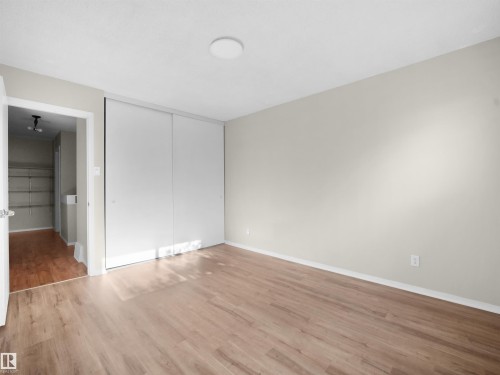 #B 16405 89 Av Nw, Edmonton, AB - Indoor Photo Showing Other Room