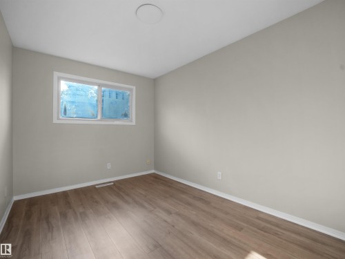 #B 16405 89 Av Nw, Edmonton, AB - Indoor Photo Showing Other Room