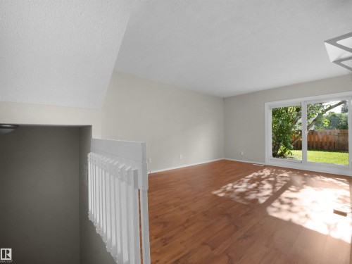 #B 16405 89 Av Nw, Edmonton, AB - Indoor Photo Showing Other Room