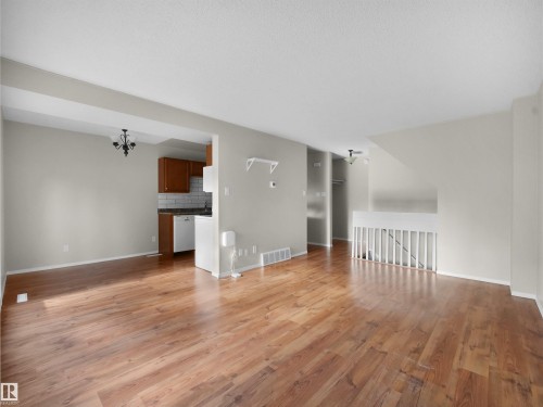 #B 16405 89 Av Nw, Edmonton, AB - Indoor Photo Showing Kitchen