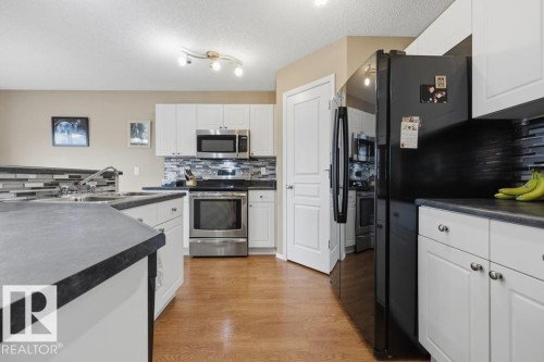 17724 90 Street Nw, Edmonton, AB - Indoor Photo Showing Kitchen With Double Sink With Upgraded Kitchen