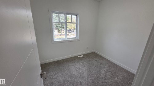 #1 6704 109 St Nw, Edmonton, AB - Indoor Photo Showing Other Room