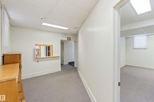 Image quality insufficient for description - 13156 101 St Nw, Edmonton, AB 