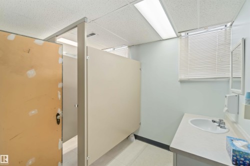 Image quality insufficient for description - 13156 101 St Nw, Edmonton, AB 