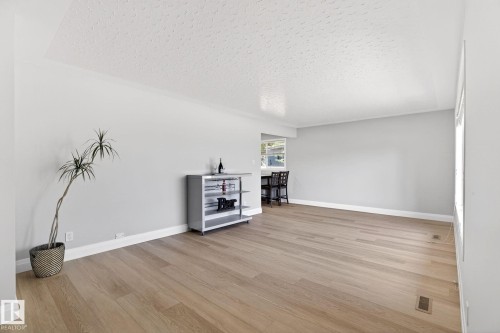 6008 97A Avenue, Edmonton, AB - Indoor