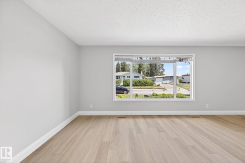 6008 97A Avenue, Edmonton, AB - Indoor