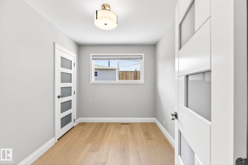 6008 97A Avenue, Edmonton, AB - Indoor Photo Showing Other Room