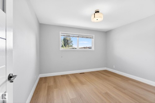 6008 97A Avenue, Edmonton, AB - Indoor Photo Showing Other Room