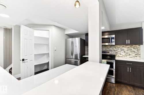 6008 97A Avenue, Edmonton, AB - Indoor Photo Showing Kitchen