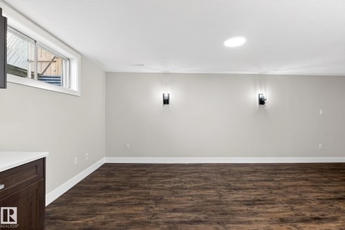 6008 97A Avenue, Edmonton, AB - Indoor Photo Showing Other Room