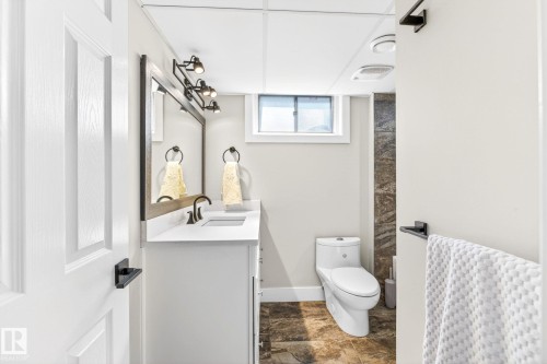 6008 97A Avenue, Edmonton, AB - Indoor Photo Showing Bathroom