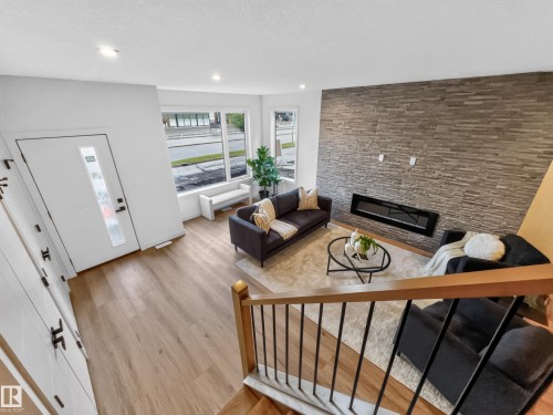8711 149 Street Nw, Edmonton, AB - Indoor