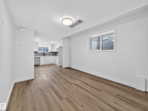 8711 149 Street Nw, Edmonton, AB - Indoor Photo Showing Other Room