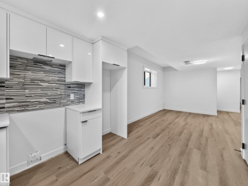 8711 149 Street Nw, Edmonton, AB - Indoor