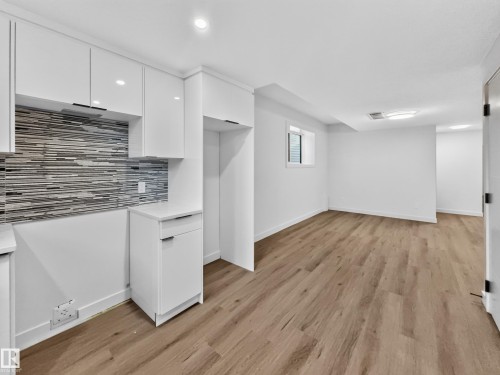 8711 149 Street Nw, Edmonton, AB - Indoor