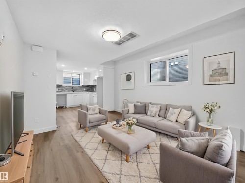 8711 149 Street Nw, Edmonton, AB - Indoor Photo Showing Living Room