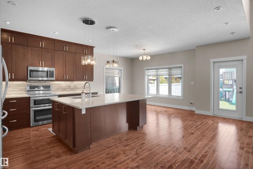 16539 132 Street Nw, Edmonton, AB - Indoor Photo Showing Kitchen With Upgraded Kitchen