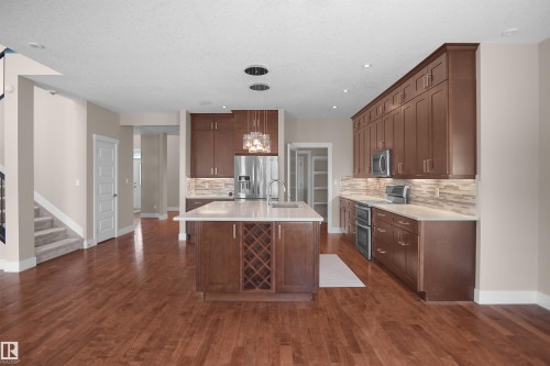 16539 132 Street Nw, Edmonton, AB - Indoor Photo Showing Kitchen With Upgraded Kitchen