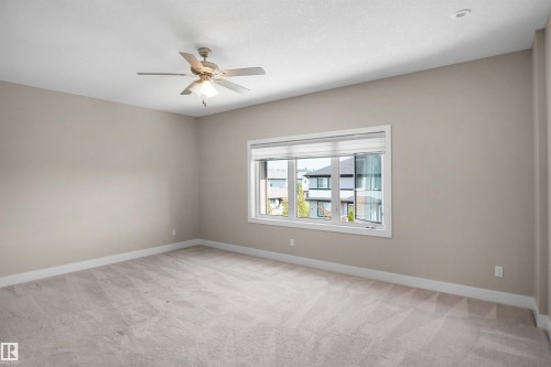 16539 132 Street Nw, Edmonton, AB - Indoor Photo Showing Other Room
