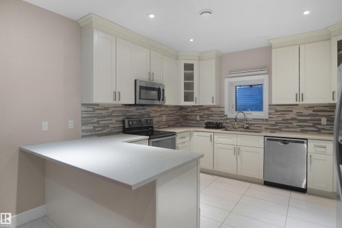 16539 132 Street Nw, Edmonton, AB - Indoor Photo Showing Kitchen With Upgraded Kitchen