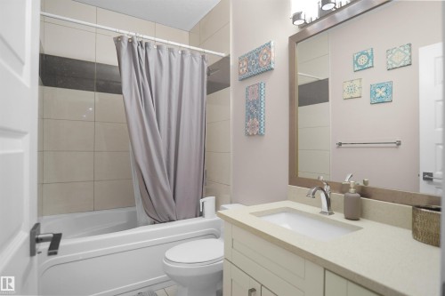 16539 132 Street Nw, Edmonton, AB - Indoor Photo Showing Bathroom