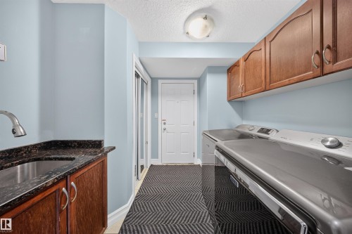 1751 Haswell Cove Nw, Edmonton, AB - Indoor Photo Showing Laundry Room
