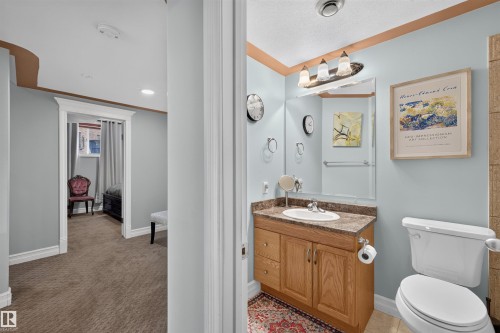 1751 Haswell Cove Nw, Edmonton, AB - Indoor Photo Showing Bathroom