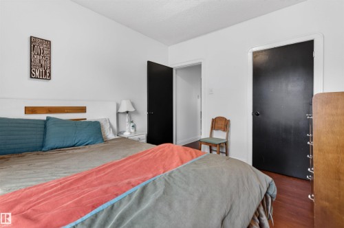 10522 79 Avenue Nw, Edmonton, AB - Indoor Photo Showing Bedroom