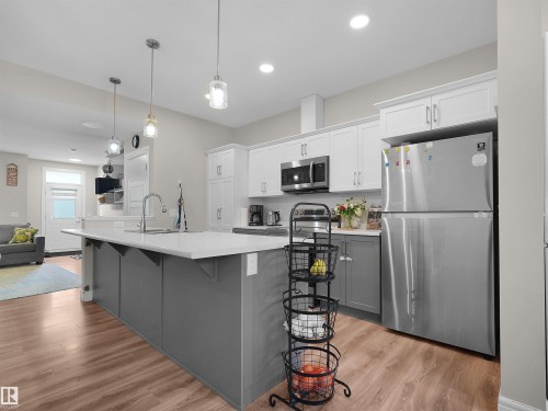 Kitchen - #30 4137 76 St Nw, Edmonton, AB 