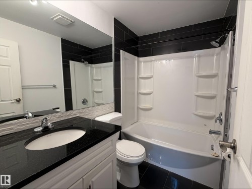 #403 10335 118 St Nw, Edmonton, AB - Indoor Photo Showing Bathroom