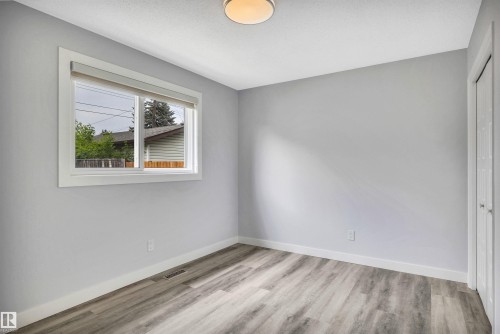 14208 51 Street, Edmonton, AB 
