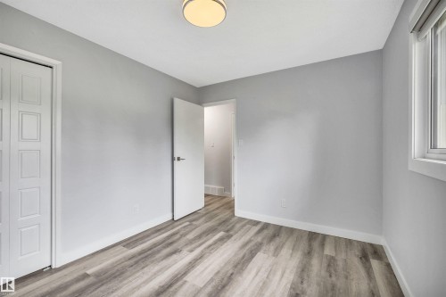 14208 51 Street, Edmonton, AB 