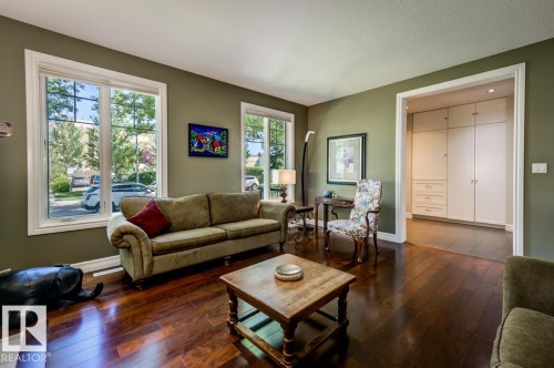 8935 84 Avenue Nw, Edmonton, AB 