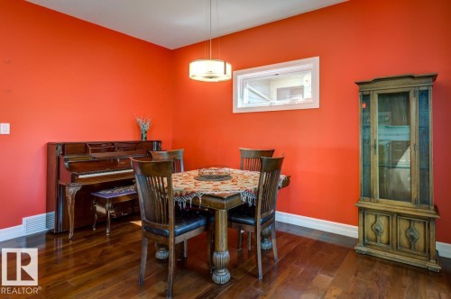 8935 84 Avenue Nw, Edmonton, AB 