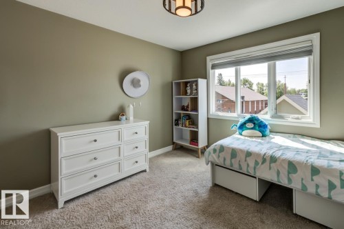 8935 84 Avenue Nw, Edmonton, AB 
