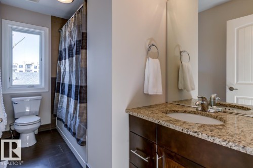 8935 84 Avenue Nw, Edmonton, AB 