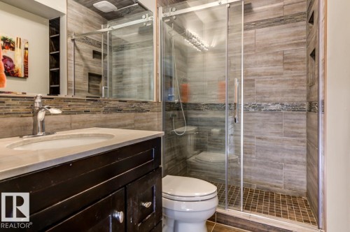 8935 84 Avenue Nw, Edmonton, AB 