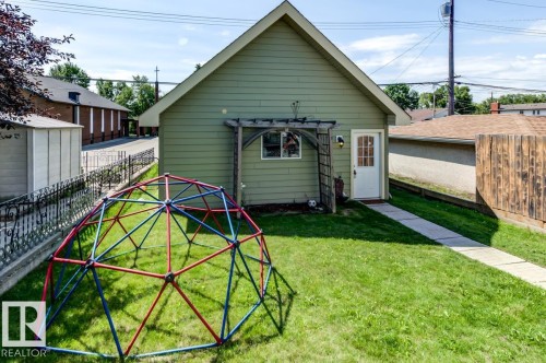 8935 84 Avenue Nw, Edmonton, AB 