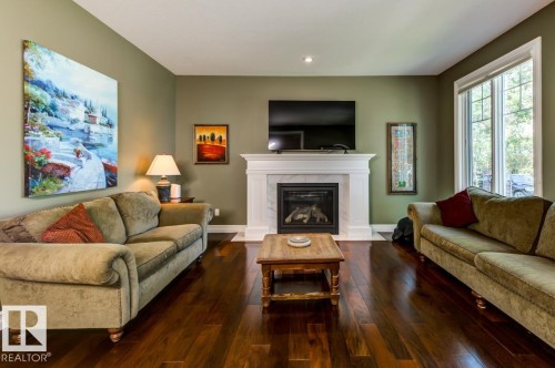 8935 84 Avenue Nw, Edmonton, AB 