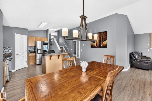 312 Gibb Close Nw, Edmonton, AB - Indoor Photo Showing Other Room