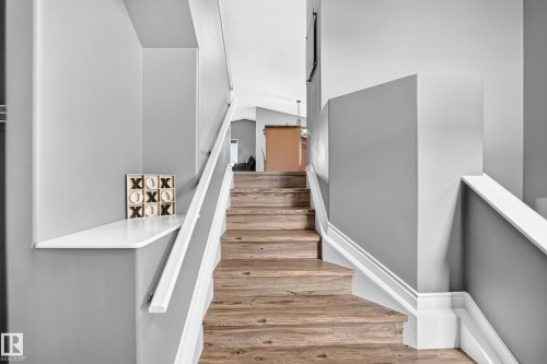 312 Gibb Close Nw, Edmonton, AB - Indoor Photo Showing Other Room