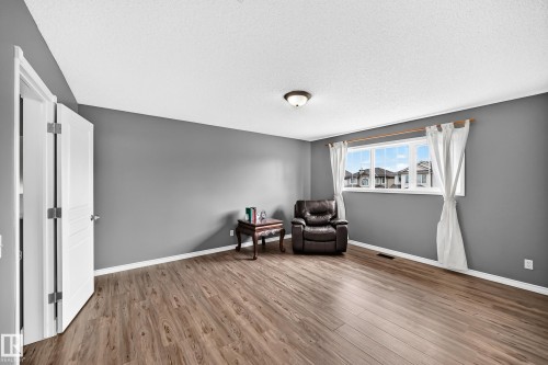 312 Gibb Close Nw, Edmonton, AB - Indoor Photo Showing Other Room