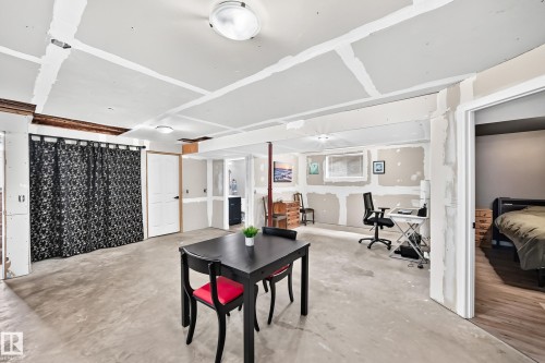 312 Gibb Close Nw, Edmonton, AB - Indoor