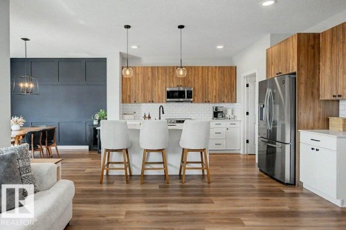 243 Brickyard Cove, Stony Plain, AB - Indoor Photo Showing Kitchen With Upgraded Kitchen