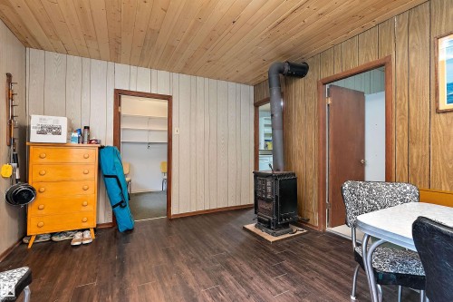 211 2Nd Avenue, Rural Wetaskiwin County, AB - Indoor