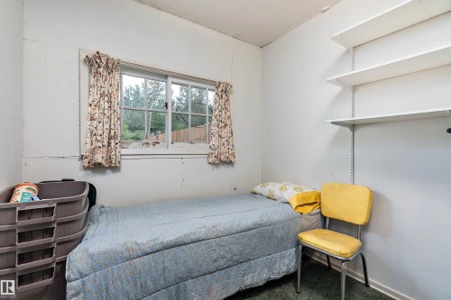 211 2Nd Avenue, Rural Wetaskiwin County, AB - Indoor Photo Showing Bedroom