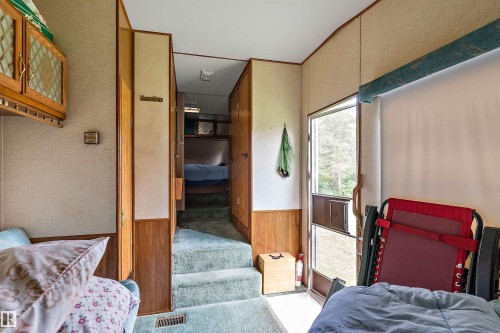 211 2Nd Avenue, Rural Wetaskiwin County, AB - Indoor