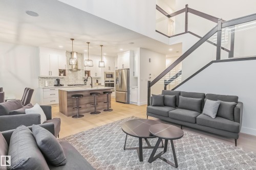 5380 Kimball Place Sw, Edmonton, AB - Indoor Photo Showing Living Room
