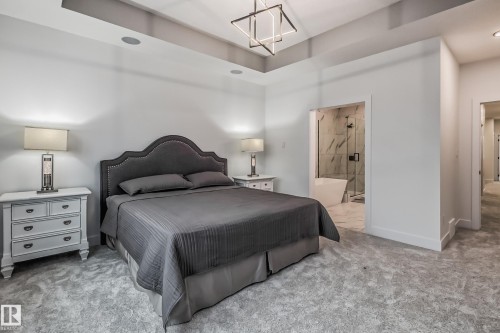 5380 Kimball Place Sw, Edmonton, AB - Indoor Photo Showing Bedroom