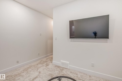 5380 Kimball Place Sw, Edmonton, AB - Indoor Photo Showing Other Room